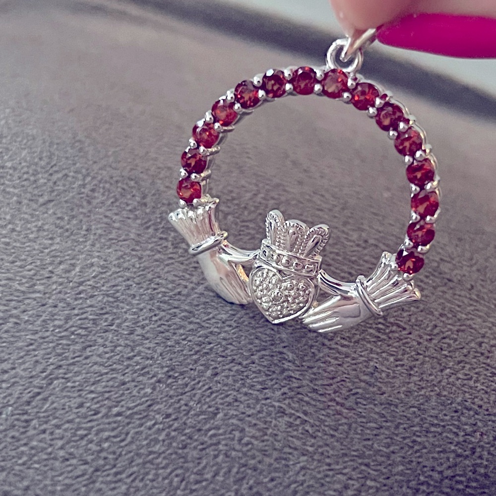 Sterling silver claddagh necklace